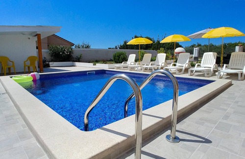 Muntic House | Lovely home in Muntic