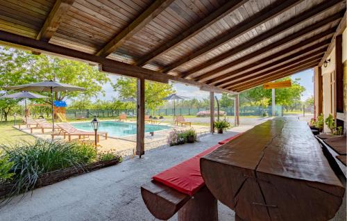 Velika House | Lovely Home In Oljasi With Sauna