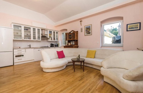 Volosko House | Lovely home in Opatija with WiFi