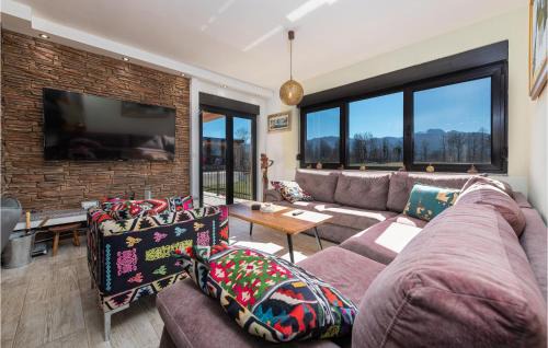 Gospic House | Lovely Home In Ornice