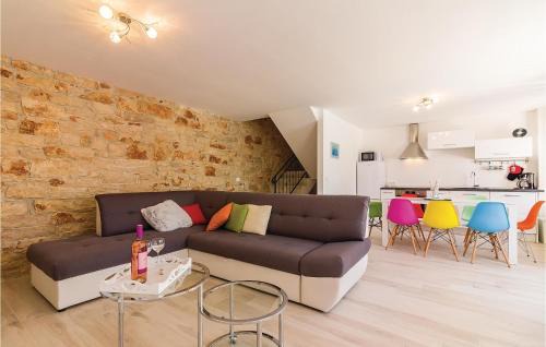 Mali Vareski House | Lovely Home In Peruski
