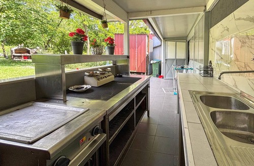 Podhum House | Lovely home in Podhum with house a panoramic view
