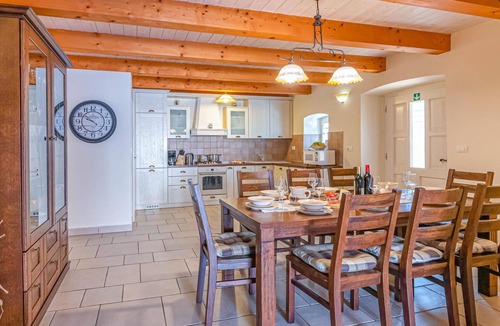 Valtura House | Lovely home in Pula with sauna