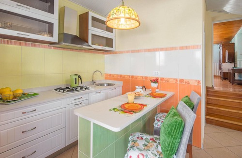 Ravni House | Lovely home in Ravni with WiFi