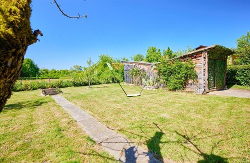 Lekenik House | Lovely Home In Sisinec With Outdoor Swimming Pool