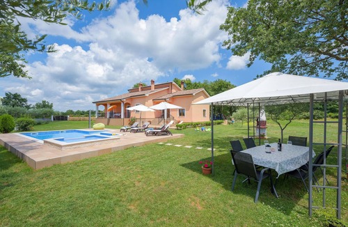 Tinjan House | Lovely home in Tinjan