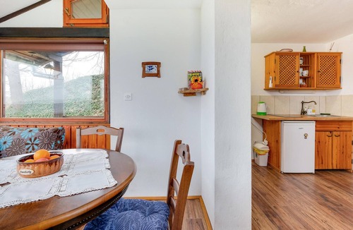 Velika Pisanica House | Lovely home in Veliki Grdevac with WiFi