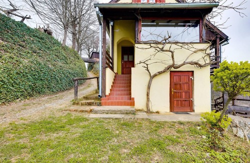 Velika Pisanica House | Lovely home in Veliki Grdevac with WiFi