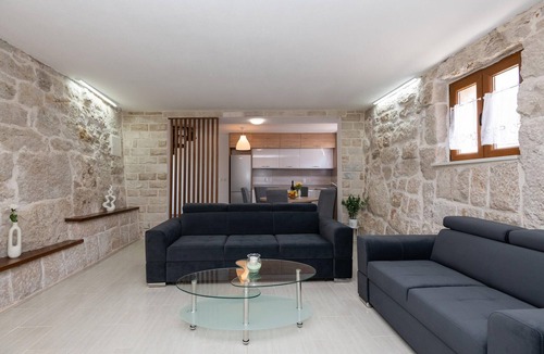 Zmijavci House | Lovely home in Zmijavci