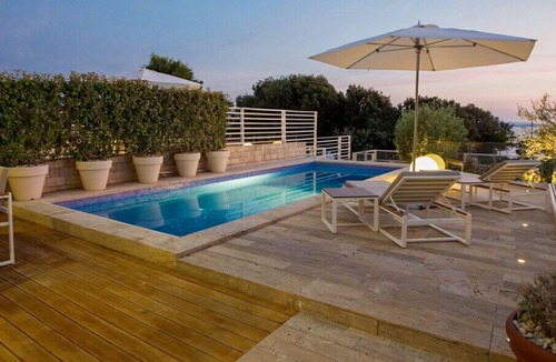 Petrcane Villa | Lovely Villa Camelia, in Dalmatia, with a Pool