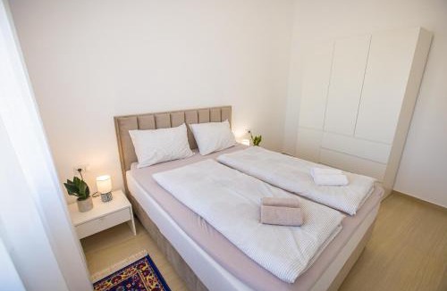 Tar Apartment | LUNA - Modern & Stylish Apartment