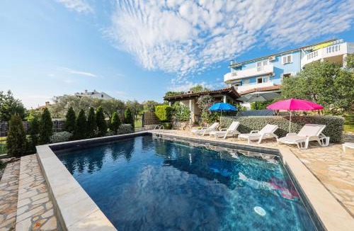 Kozino Apartment | Luton Apartment Zadar Kozino Heating Pool & Jacuzzi