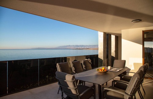Vir Apartment | Luxe 5-Star Retreat: 4-Bed Apt. with Panoramic Sea View and 2 swimming pools