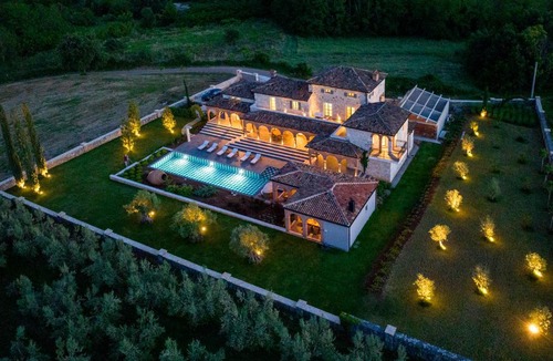 Vizinada Villa | Luxuriöse Villa Don Giordano im toskanischen Stil mit Pool, Weinbergblick und Olivenhainen in Istrien