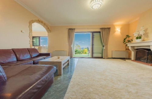 Kastel Kambelovac House | Luxurious home in Kastel Kambelovac with sauna