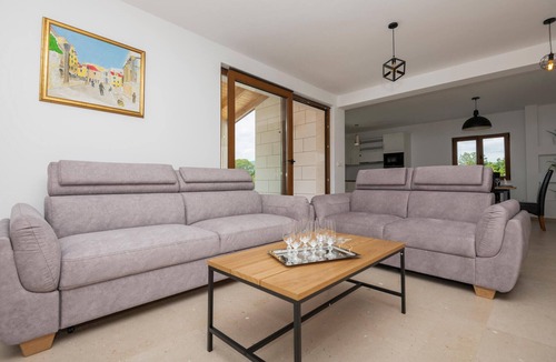 Donji Prolozac House | Luxurious home in Donji Prolozac