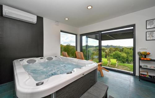 Strigova House | Luxurious Home In Banfi With Sauna