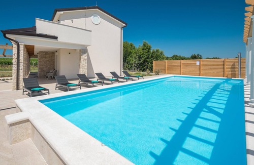 Kastel House | Luxurious home in Buje