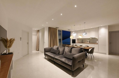 Debeljak House | Luxurious home in Debeljak with private swimming pool, can be inside or outside