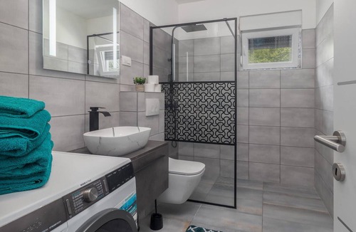 Vinodolska opcina House | Luxurious home in Drivenik