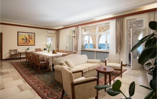 Fazana House | Luxurious Home In Fazana With House Sea View