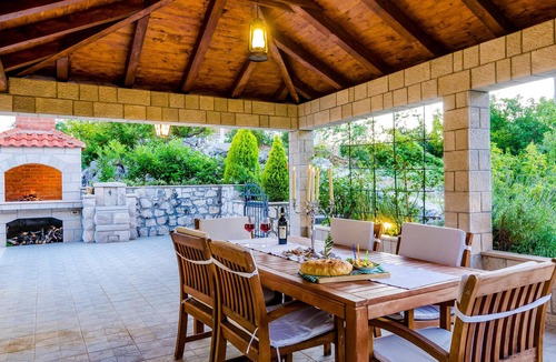Gromaca House | Luxurious home in Gromaca