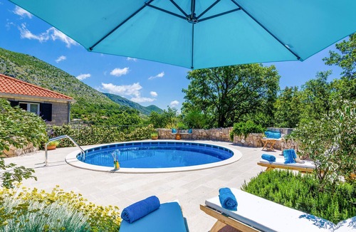 Gromaca House | Luxurious home in Gromaca