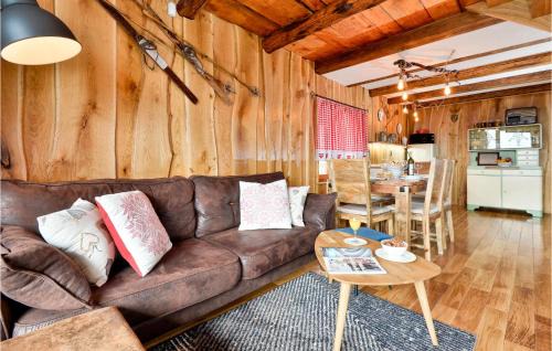 Stubicke Toplice House | Luxurious Home In Stubicke Toplice With Sauna