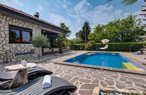 Jakovlje House | Luxurious home in Igrisce