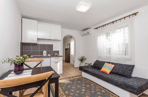 Opric House | Luxurious home in Ika