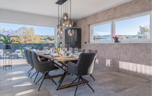 Kapelica House | Luxurious Home In Labin With Sauna