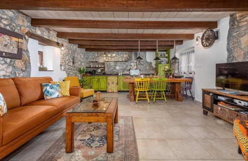 Nenadici House | Luxurious home in Malinska with WiFi