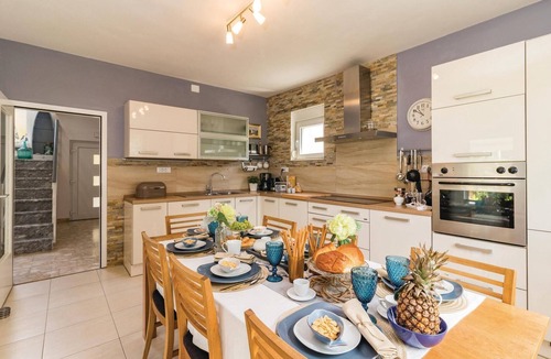 Medulin House | Luxurious home in Medulin with private swimming pool, can be inside or outside