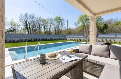 Nedescina House | Luxurious home in Nedescina