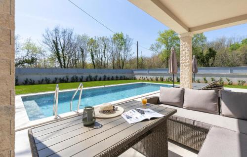 Nedescina House | Luxurious Home In Nedescina