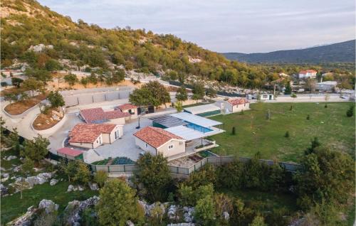 Neoric House | Luxurious Home In Neoric