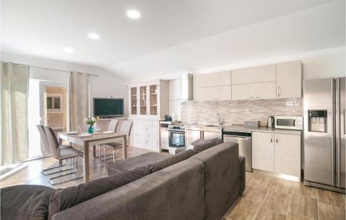 Neoric House | Luxurious Home In Neoric