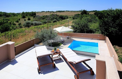 Nin House | Luxurious home in Nin