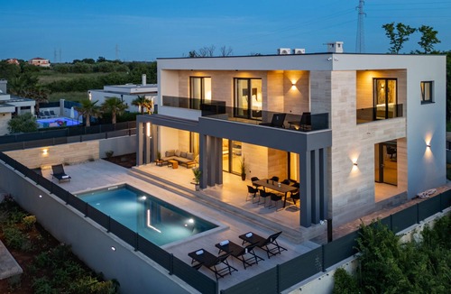 Nin House | Luxurious home in Nin