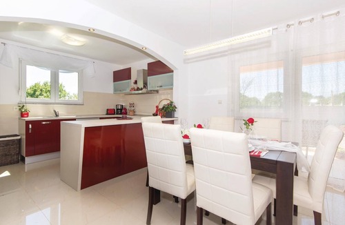 Sisan House | Luxurious home in Pula