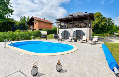 Varazdinske Toplice House | Luxurious home in Rukljevina with sauna