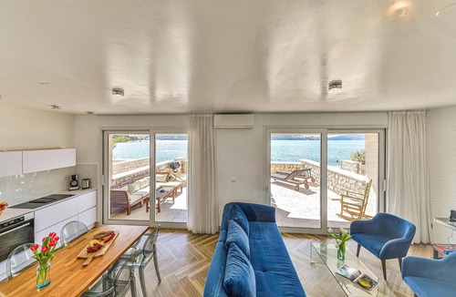Trogir House | Luxurious home in Trogir with sauna