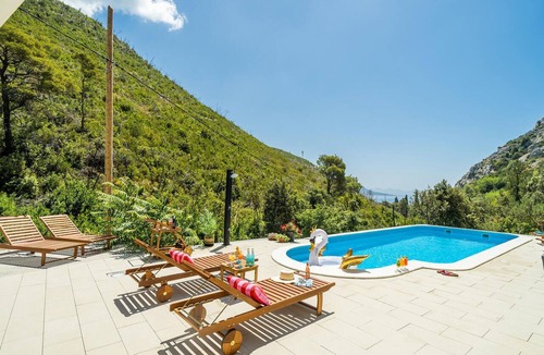 Trstenik House | Luxurious home in Trstenik