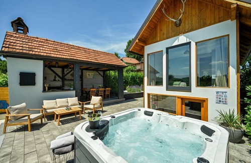 Jalzabet House | Luxurious home in Vrtlinovec with sauna