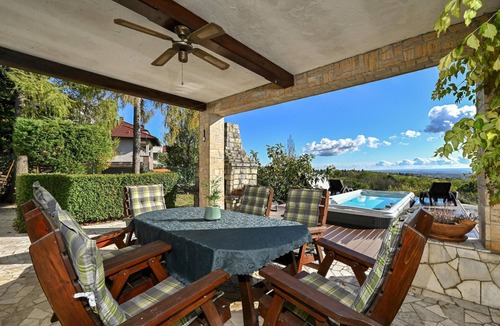 Sveti Juraj na Bregu House | Luxurious home in Vucetinec