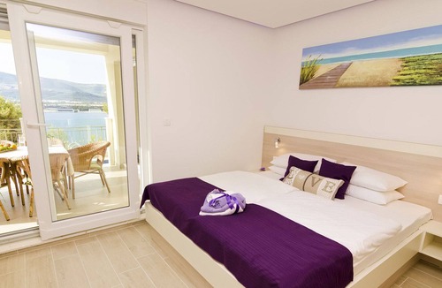 Arbanija Villa | Luxurious sea view villa Magic for 10 persons with pool EOS-CROATIA