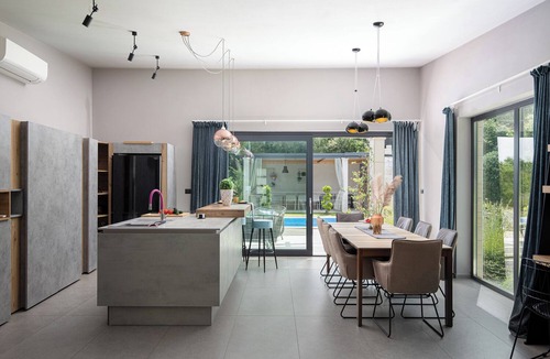 Sisan Villa | Luxurious Villa Maell with heated pool near Pula