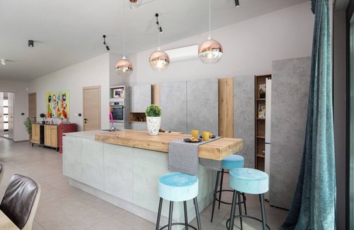 Sisan Villa | Luxurious Villa Maell with heated pool near Pula