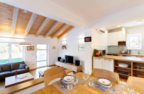Tucepi Villa | Luxurious Villa With Heated Pool And Mountain View