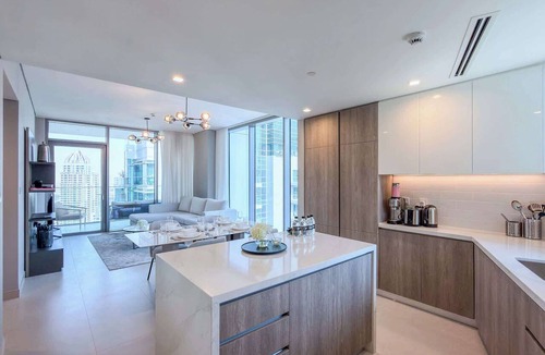 Dubai Marina Apartment | Luxury 2BR Plus Maids, High-Floor Marina Views